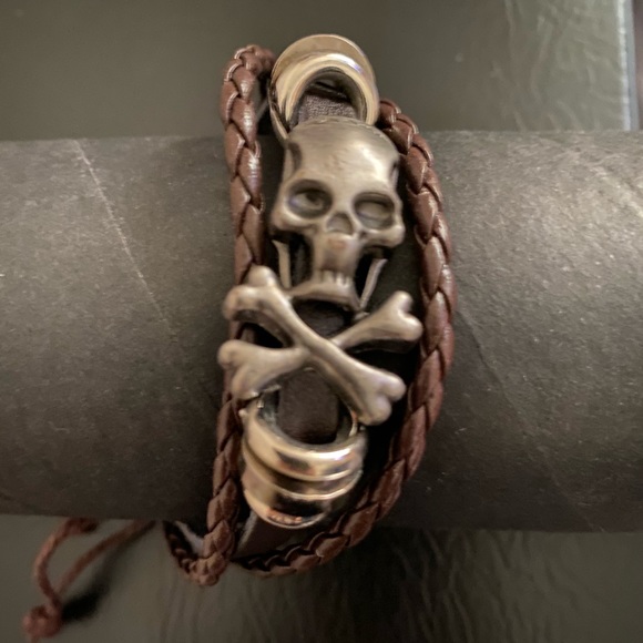 Skull & Crossbones Bracelet 7”-9” - Picture 2 of 5